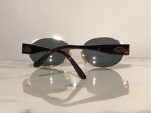 Load image into Gallery viewer, Hilton Picadilly Vintage Gold Sunglasses - Braglia
